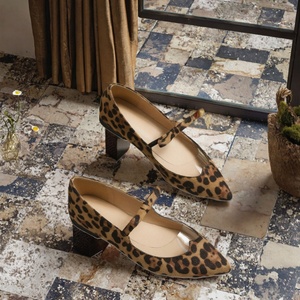 Chaussures plates décontractées pour femmes, confortables, à imprimé léopard, bout rond, avec boucle de lacet, semelle intérieure en PU, antidérapantes et respirantes pour la saison d'automne - Product Image 2