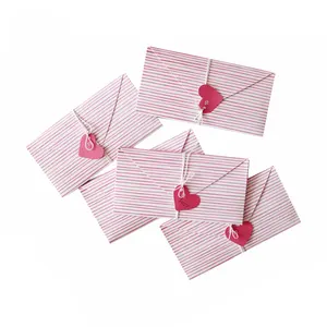 Ramah lingkungan logo kartu ucapan pernikahan cetak hati merah muda dengan kemasan desain kustom envlopes