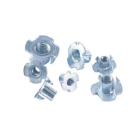 Tuerca en T DIN1624 de 4 Puntas M4 M6, Tuerca de Inserción de Cuatro Garras de Acero Galvanizado con Recubrimiento de Zinc, Clase 4.8, para Muebles y Carpintería