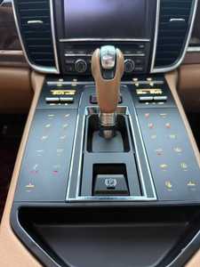 Pour Porsche Cayenne 10-17 : Amélioration de la console centrale, panneau de selle modifié, accoudoir avec retour de force tactile par vibration - Product Image 3