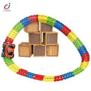 92 Piezas <span class=keywords><strong>de</strong></span> <span class=keywords><strong>Pista</strong></span> <span class=keywords><strong>de</strong></span> Carreras Flexible 3D Creativa para Armar, <span class=keywords><strong>Pista</strong></span> <span class=keywords><strong>de</strong></span> Carreras con Luces LED y <span class=keywords><strong>Coches</strong></span> <span class=keywords><strong>de</strong></span> Carreras Intercambiables - Product Image 1