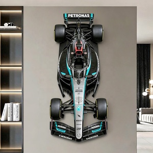 In vendita: Modellino di auto da corsa Red Bull F1 in scala <span class=keywords><strong>1</strong></span>:2. Modelli F1 Personalizzati a Grandezza Naturale Disponibili. - Product Image 5