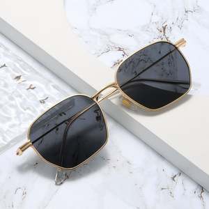 Gafas de Sol Cuadradas Vintage 2025 con Logotipo Personalizado, Anti Luz Azul, UV400, Marco Metálico, Estilo Punk, para Hombre y Mujer - Product Image 2