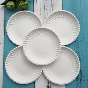 Platos de Papel Redondos Desechables Blancos, Recubiertos de Grado Alimenticio, para Uso Comercial, Estilo Sólido - Product Image 1