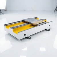 Base de lit de tour en fonte usinée CNC de précision avec traitement thermique de décompression, usinage par électroérosion à fil et brochage, fabrication sur mesure en fonderie