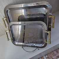 Vente en gros de plateaux de service rectangulaires en acier inoxydable de style arabe, décoratifs et luxueux, pour hôtel, ensemble de 3 pièces avec poignée