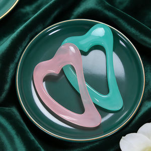 Résine personnalisée Guasha Masajeador Facial Big Flat Heart-shaped <span class=keywords><strong>Green</strong></span> Gua Sha Piedra Guasha Rodillo Facial Guasha Stone for Body - Product Image 4