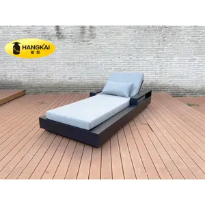 Einfacher Stil Tages bett Gartenmöbel Aluminium Sonnen liege mit Kissen