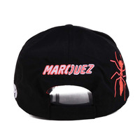 Gorra Snapback de 6 Paneles de PVC con Logotipo Personalizado, Estilo Motero Deportivo, Bordado de Letras '93', Visera Plana Negra, Gorra Casual Hip Hop para el Sol, Venta al Por Mayor