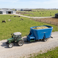 Landwirtschaftlicher TMR-Futtermischwagen Traktor-gezogene Total-Mixed-Ration-Vorbereitungsmaschine Rinderfarm-Mischer mit Lader und Förderband