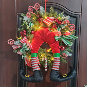 Guirnalda navideña colgante con decoración de patas de elfo rojas para puerta, decoración festiva - Product Image 2