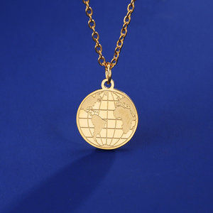 Mode 18k or <span class=keywords><strong>carte</strong></span> <span class=keywords><strong>du</strong></span> <span class=keywords><strong>monde</strong></span> gravé pièce disque pendentif collier Non ternir personnalisé gravure pièce collier pour femmes filles - Product Image 1