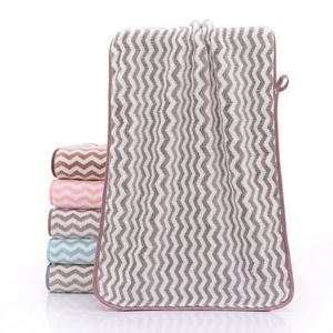 Nouvelle grande serviette de bain rayée en polaire corail pour adulte, usage domestique, écologique, en microfibre ultra-absorbante - Product Image 1