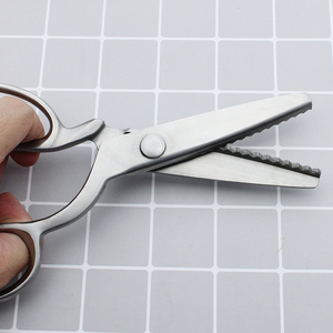 Tesoura de Alfaiate Artesanal DIY em Aço Inoxidável com Dentes para Corte de Renda e Tecido - Product Image 3