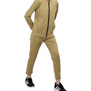 ชุดวอร์มออกกำลังกายสำหรับผู้หญิง ชุดวิ่งจ๊อกกิ้ง ฟุตบอล วิ่ง  พร้อมเสื้อครอป 100% โพลีเอสเตอร์ - Product Image 1