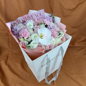 Bolsa de Papel Trapezoidal con Logotipo en Papel Plateado Personalizado, Bolsa de Regalo para Ramos Altos con Asa de Cinta de Satén para Empaque de Floristería - Product Image 3