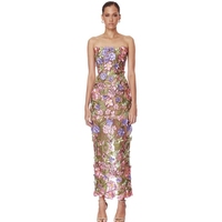 Robe longue moulante mi-longue élégante et décontractée pour femme, sans bretelles, avec broderie florale et maille transparente, idéale pour les fêtes et les tenues décontractées