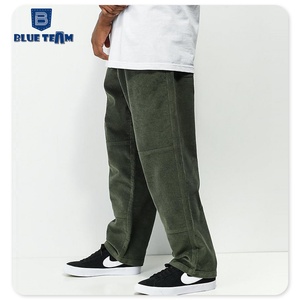 Squadra <span class=keywords><strong>blu</strong></span> | <span class=keywords><strong>Pantaloni</strong></span> di <span class=keywords><strong>velluto</strong></span> <span class=keywords><strong>a</strong></span> <span class=keywords><strong>coste</strong></span> da uomo personalizzati con logo verde <span class=keywords><strong>pantaloni</strong></span> da uomo doppio ginocchio larghi <span class=keywords><strong>pantaloni</strong></span> di <span class=keywords><strong>velluto</strong></span> <span class=keywords><strong>a</strong></span> <span class=keywords><strong>coste</strong></span> larghi - Product Image 3