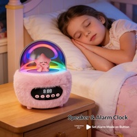 Mini haut-parleur portable en peluche pour cadeau de Noël, subwoofer créatif, petit haut-parleur pour enfants avec éclairage LED RVB P16
