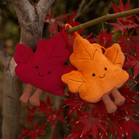 Nouveau porte-clés décoratif en forme de feuille d'érable en peluche, ornement de voiture, mignon, rembourré en coton PP, pendentif unisexe, cadeau