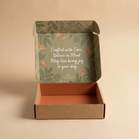 Boîte d'expédition pliable en carton ondulé délicat avec logo personnalisé, taille sur mesure, recyclable, pour produits cosmétiques et accessoires