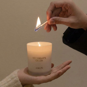 Bougie en cire de soja artisanale AIKUN, luxueuse et moderne, aromathérapie, parfum longue durée, pot en verre, pour une décoration intérieure respectueuse de l'environnement - Product Image 1