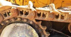 Bulldozer sur chenilles CHETRA D60 d'occasion avec capacité de bêchage de 5,4 m - Product Image 5