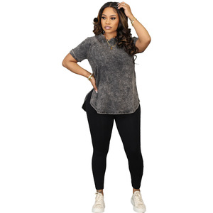 Completo Donna Personalizzato: T-Shirt con Spacco Laterale e Pantaloni Tuta in Maglia Estiva - Product Image 2