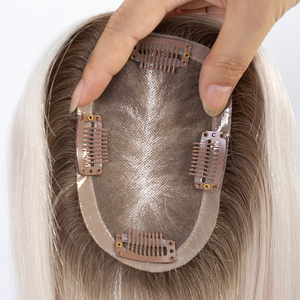 Topper de cheveux humains sur base de soie pour femmes, <span class=keywords><strong>blond</strong></span> platine, lisse, à clipser, avec racine ombrée - Product Image 3