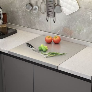 Práctica tabla de trabajo de acero inoxidable para cocina, diseño de borde curvo para protección de encimeras, para cortar masa y verduras - Product Image 2