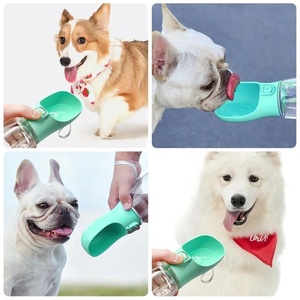 Bouteille de qualité alimentaire <span class=keywords><strong>distributeur</strong></span> d'<span class=keywords><strong>eau</strong></span> portable étanche pour chiot et <span class=keywords><strong>chien</strong></span> 5 litres avec récipient alimentaire pour animaux de compagnie marche en plein air - Product Image 2