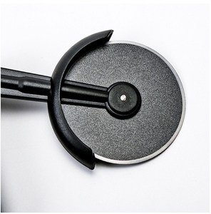 มีดตัดพิซซ่ารถจักรยานยนต์สแตนเลสเครื่องมือตัดพิซซ่าล้อกรรไกรเหมาะสำหรับพายพิซซ่าวาฟเฟิลเครื่องครัว - Product Image 6