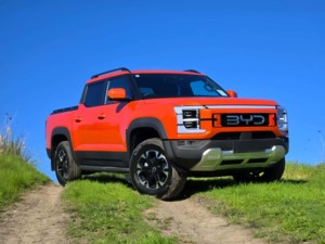 Nueva camioneta BYD Shark 6 Premium PHEV con volante a la derecha, sistema de tracción total AWD, modos de conducción para todo tipo de terreno y capacidad de remolque de alta resistencia. - Product Image 2