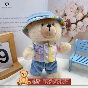 Peluche Teddy ISLAND sous licence mondiale, petite poupée en peluche tendance avec accessoires vestimentaires assortis pour poupées de 17 cm - Product Image 1