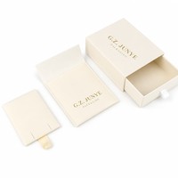 Offre Spéciale – Expédition Immédiate – Vente en Gros – Faible MOQ – Petit Sac Pochette Cadeau en Feutre et Velours avec Ruban – Boîte à Bijoux Coulissante Personnalisée