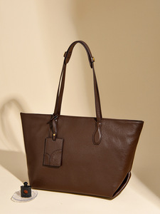 Nouveaux sacs fourre-tout de créateur tendance, sacs à bandoulière en cuir PU de haute qualité, sacs à main et pochettes de luxe décontractés pour femmes - Product Image 4