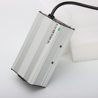 Chargeur personnalisé OEM/ODM 24V 13A avec écran Oled utilisation CE pour moto électrique Ebike fauteuil roulant