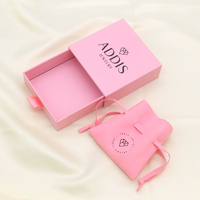 Bijoux de marque de mode personnalisés boîte d'emballage avec logo et pochette de sac boîte cadeau de style bague boucles d'oreilles collier jeune imprimé en usine