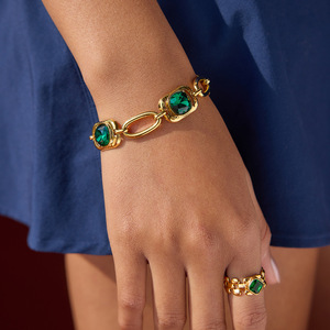 Pulsera de cristal geométrica en tono dorado con engaste de diamantes de imitación verdes, joyería de uso diario para mujer - Product Image 4