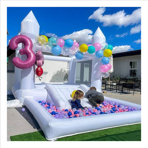 Castello Gonfiabile per Bambini 13x13ft in PVC Bianco e Nero per Esterni, Protezione UV, per 8 Persone, Ideale per Feste e Matrimoni - Product Image 3