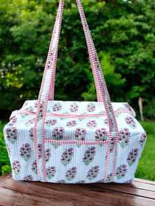 Sac de voyage matelassé en coton fait main, léger et durable, idéal pour la gym, spacieux pour le quotidien, avec des bretelles confortables - Product Image 6