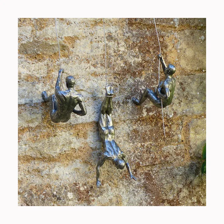 Alta calidad tallada a mano casa decoración de la pared de metal de bronce hombre escalada de arte escultura de pared