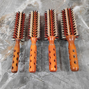 Souffleur de <span class=keywords><strong>cheveux</strong></span> professionnel manche en bois <span class=keywords><strong>brosse</strong></span> à <span class=keywords><strong>cheveux</strong></span> ronde en nylon résistant à la chaleur pour une utilisation de style de salon - Product Image 1