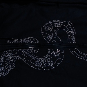 เสื้อฮู้ดดี้แบบซิปเต็มตัว ดีไซน์ใหม่ ลายเขาปีศาจ สำหรับผู้ชาย ผ้าฟลีซ ใส่ออกกำลังกาย - Product Image 3