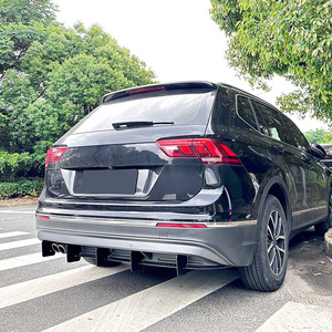 สปอยเลอร์หลัง Volkswagen Tiguan MK2 สีดำเงา วัสดุ PP รุ่นปี 2021-2023 รุ่นมาตรฐาน สำหรับตกแต่งกันชน - Product Image 2