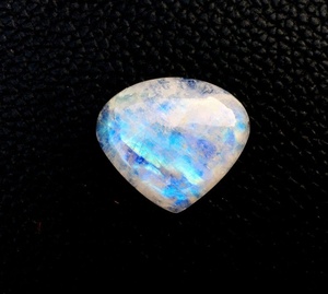 Natural Rainbow <b>Moonstone</b> Cabochon Top Grade Blue Fire Gemstone Smooth Heart Shape White Beads for Jewelry Making - Product Image 2