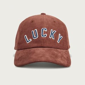 Casquettes de baseball personnalisées 6 panneaux couleur unie en velours côtelé avec logo brodé style sportif Lettre Lucky Brown - Product Image 3