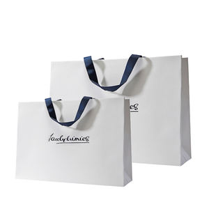Bolsas de embalaje de regalo para manualidades reciclables de papel <span class=keywords><strong>Kraft</strong></span> y arte blanco de diseñador personalizado con asas Beige con logotipo impreso personalizado - Product Image 3