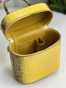 Sac seau personnalisable en cuir de crocodile 100 % authentique – Sac de luxe de créateur 3-en-1 : épaule, bandoulière et poignée supérieure |   Sac à main OEM - Product Image 4