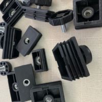 Embouts de pieds de chaise filetés M8 de haute qualité, en plastique noir carré, embouts de roulettes, bouchons d'extrémité de chaise, embouts de pieds de meubles